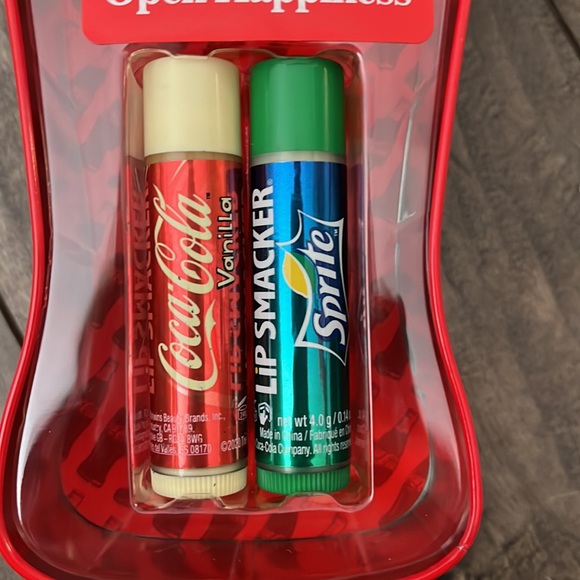 Brand new Coca Cola Lip Smacker set! - Picture 3 of 5